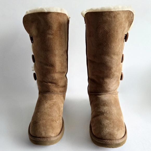 UGG Australia Classic Tall Bailey Button Boots, Cozy Shearling & Suede, Size 10 - Picture 3 of 16